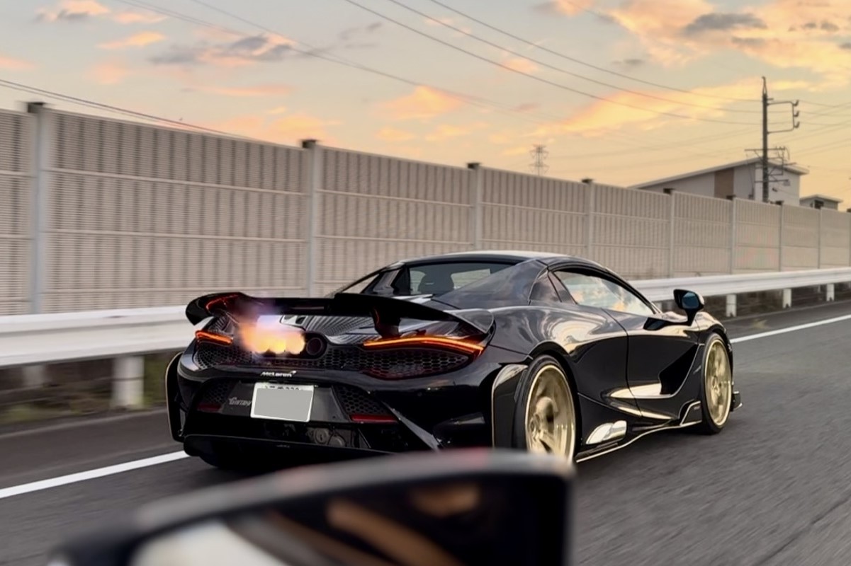 765LT